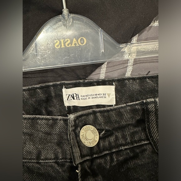 Zara shorts - Picture 3 of 3